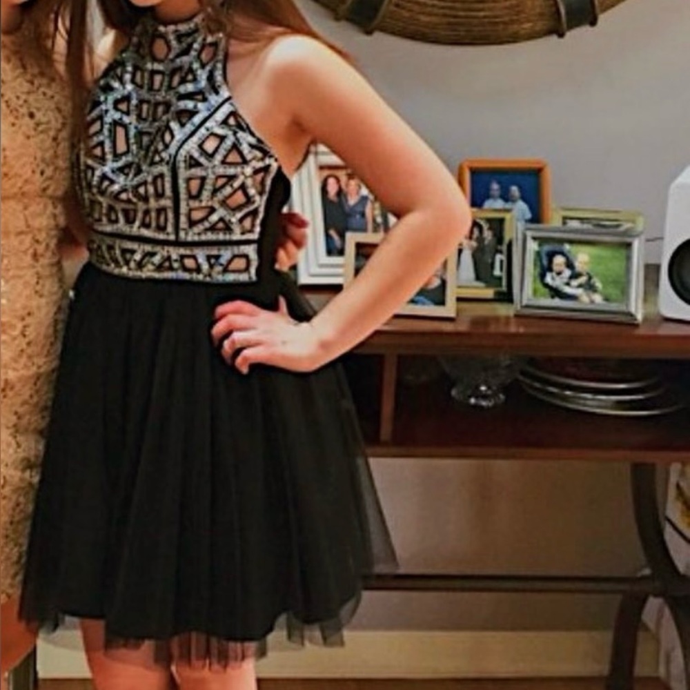 Halter neck short formal dress
